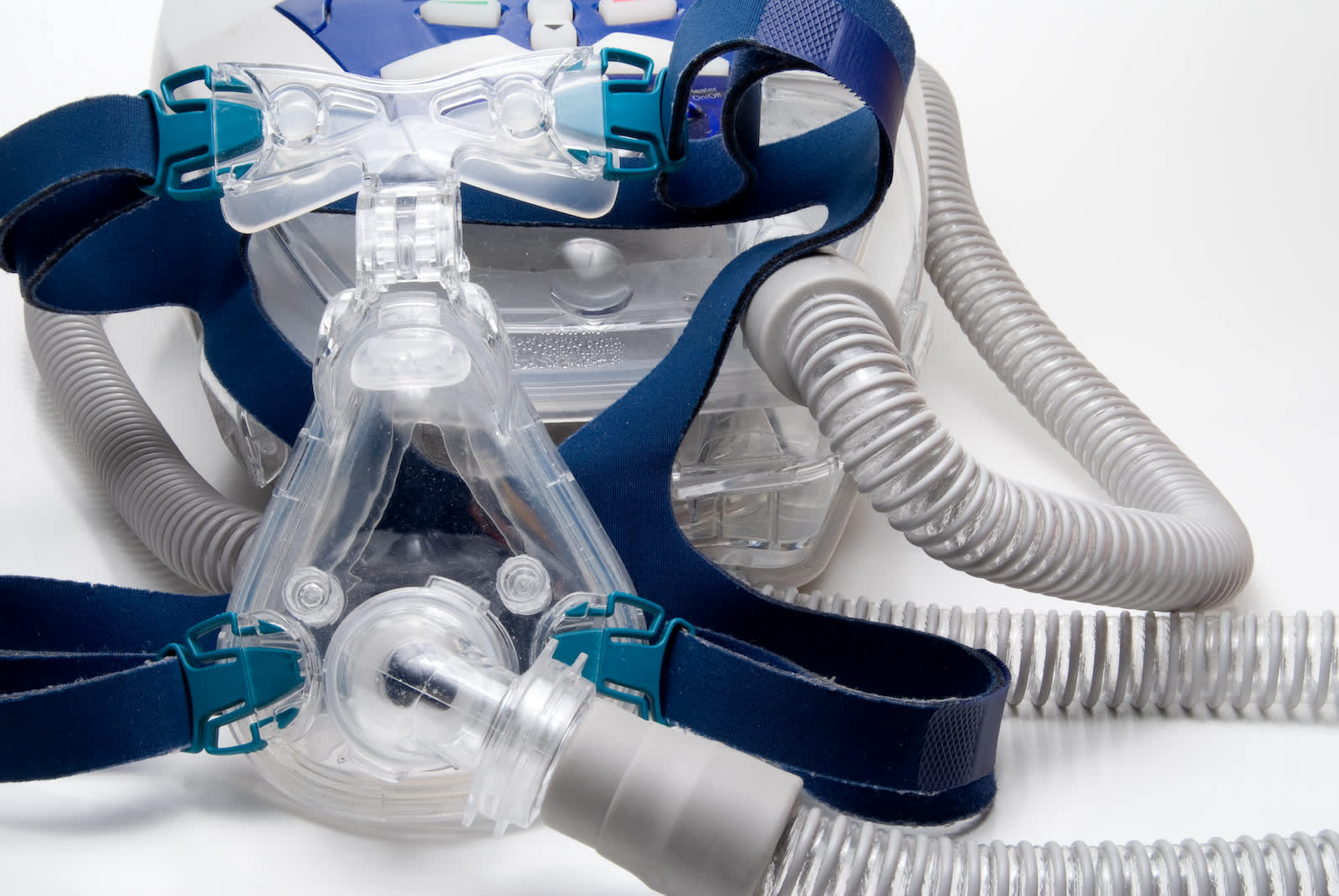 CPAP mask with humidifier