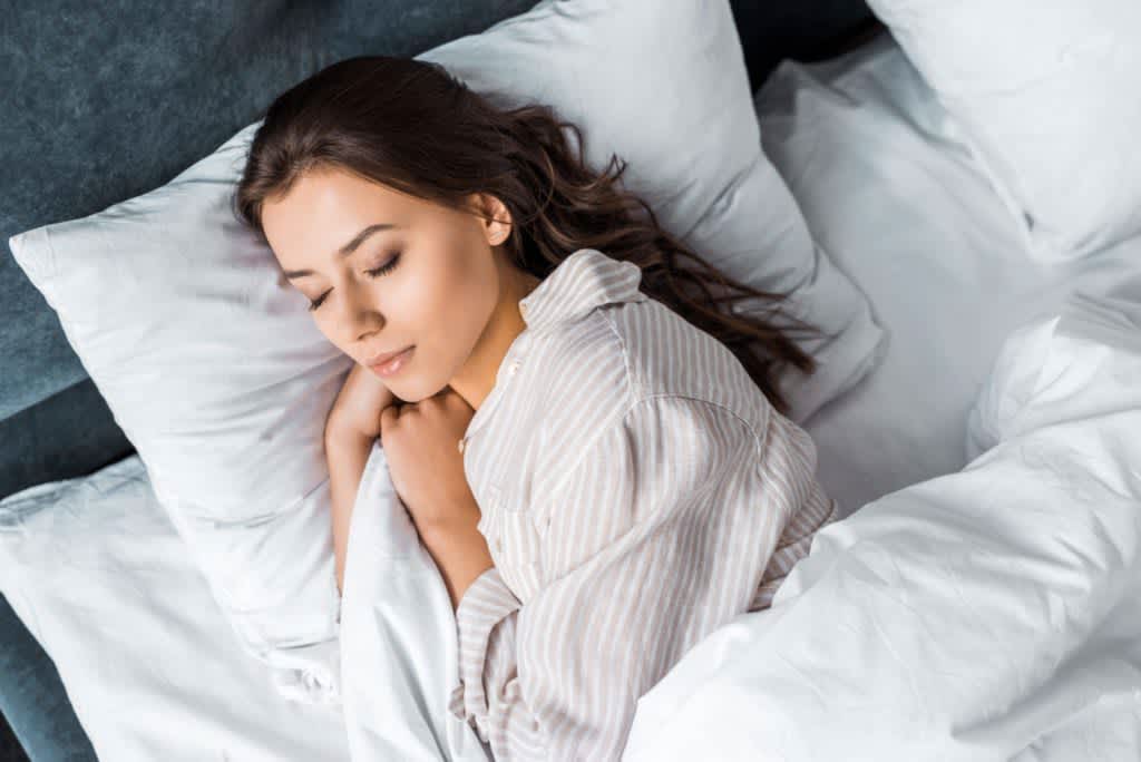 The Dangers of Sleeping in tight clothing: Clothes you should