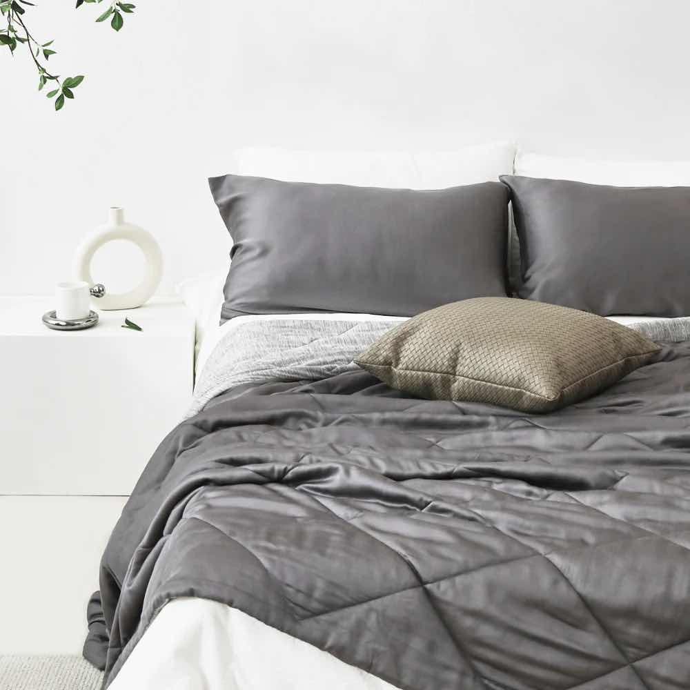 Staged Brand Photo of Zonli Z-Magic Cooling Comforter Staged
