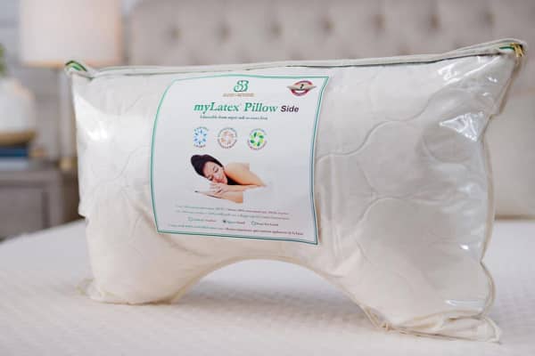 https://media.sleepdoctor.com/images/w_600,h_400,c_scale/f_auto,q_auto:eco/v1675299099/thesleepdoctor-com/plushbeds-wool-and-latex-side-sleeper-pillow-packaged/plushbeds-wool-and-latex-side-sleeper-pillow-packaged.jpg?_i=AA