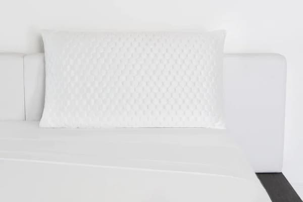 https://media.sleepdoctor.com/images/w_600,h_400,c_scale/f_auto,q_auto:eco/v1680894178/thesleepdoctor-com/BB-Luxury-Cooling-Pillow-Lifestyle-copy/BB-Luxury-Cooling-Pillow-Lifestyle-copy.jpg?_i=AA
